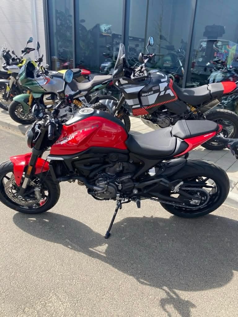 Ducati Monster - 10