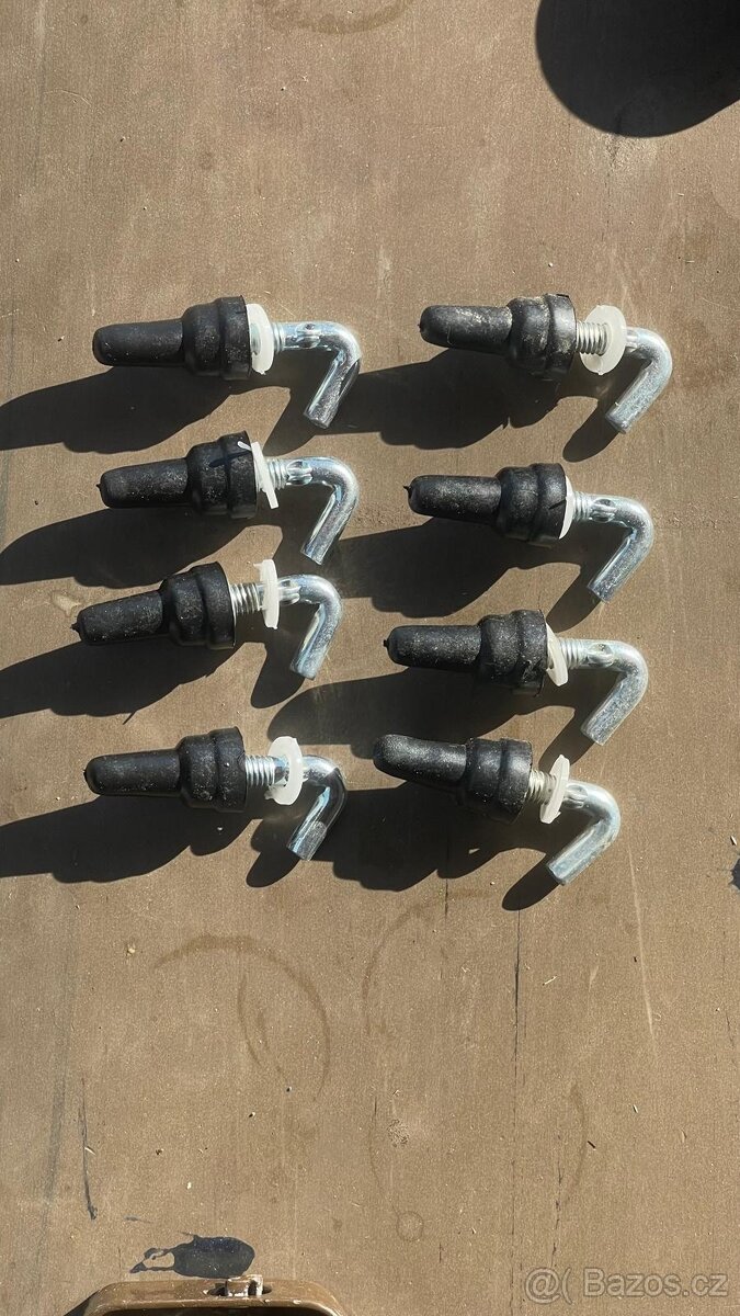 pletivo poplastované hnědé 180cm, sloupky a příslušenství - 10