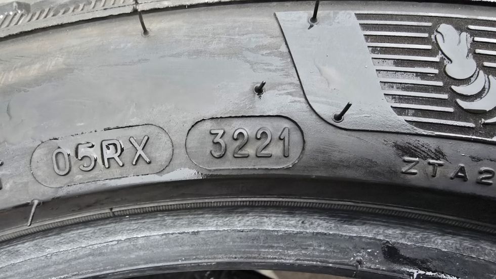 Zimní pneu 225/45/18 Michelin - 10