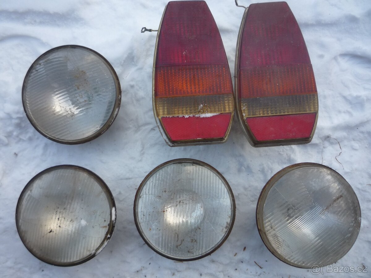 prodám stará světla na auta, zemědělské stoje. Různé druhy.. - 10