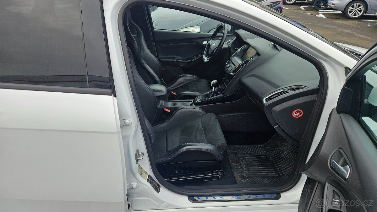 Ford Focus RS 2,3i - 10