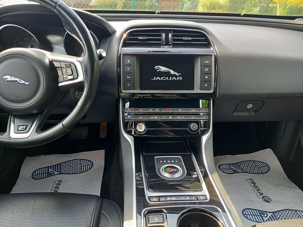 Jaguar XE 2.0D R-Sport Klima+Automat+Navi - 10