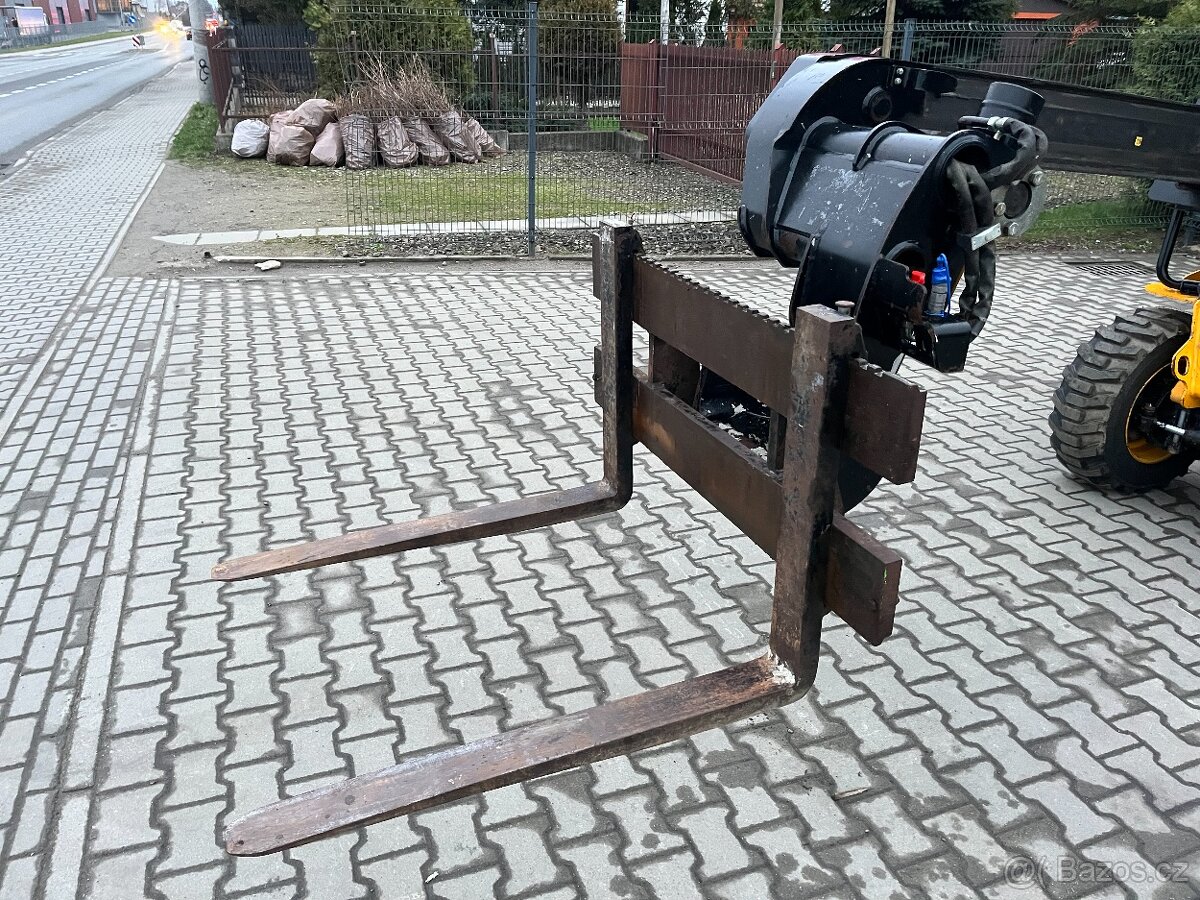 Teleskopický nakladač manipulátor JCB 520-40, Manitou, Merlo - 10