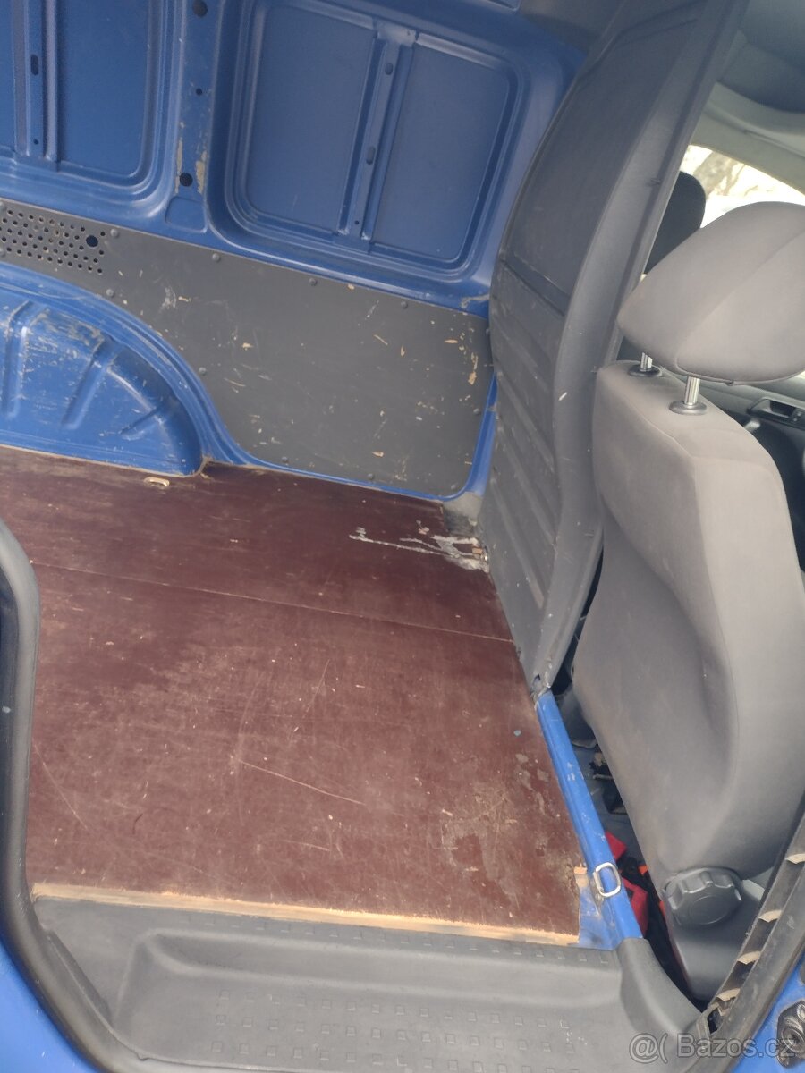 VW Caddy 2.0TDI - 10