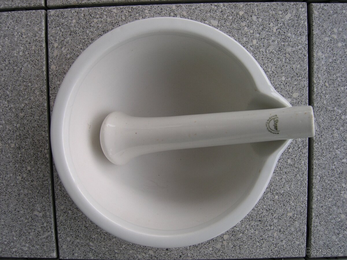 Laboratorní sklo a přístroje - 10