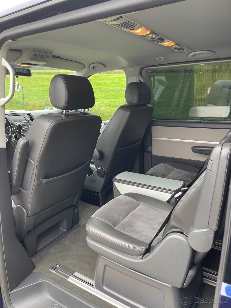 Volkswagen T5 Multivan UNITED 2.5 TDI 174k sedmimístný - 10