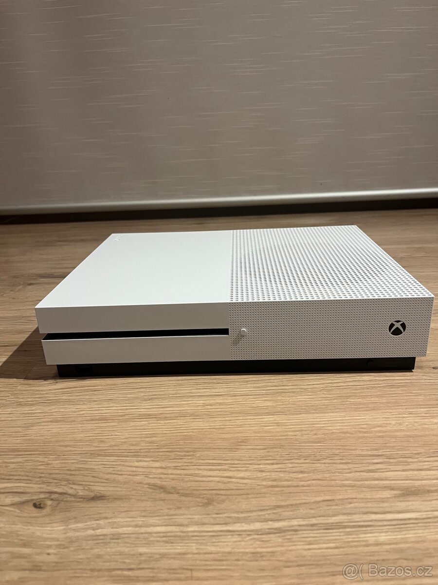 Xbox One S 1TB - 10