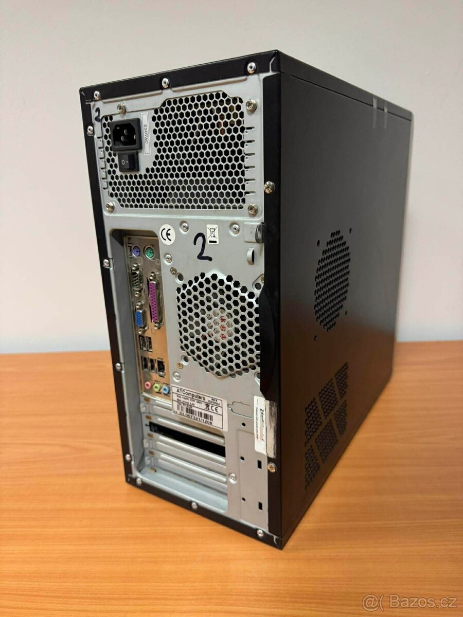 Prodej stolních počítačů - 10