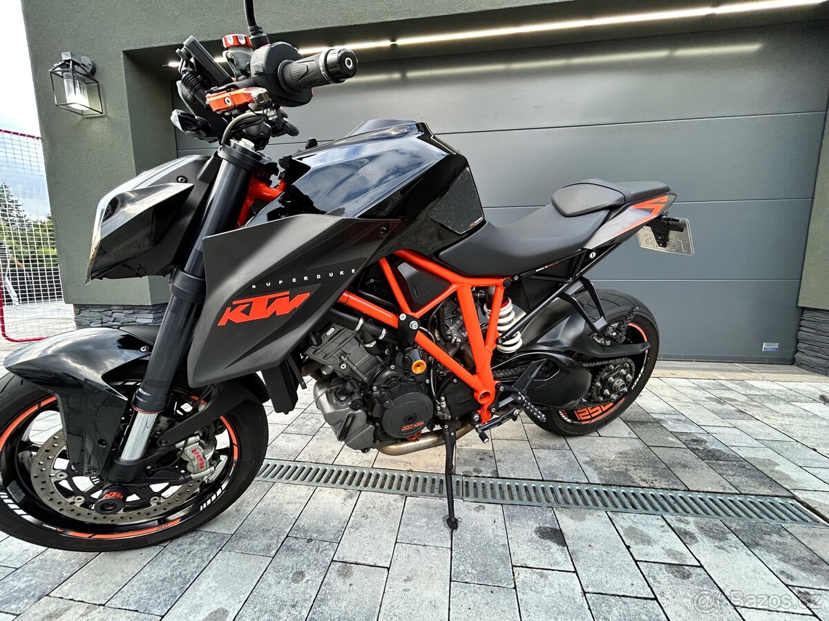 KTM Super Duke 1290 r - 10