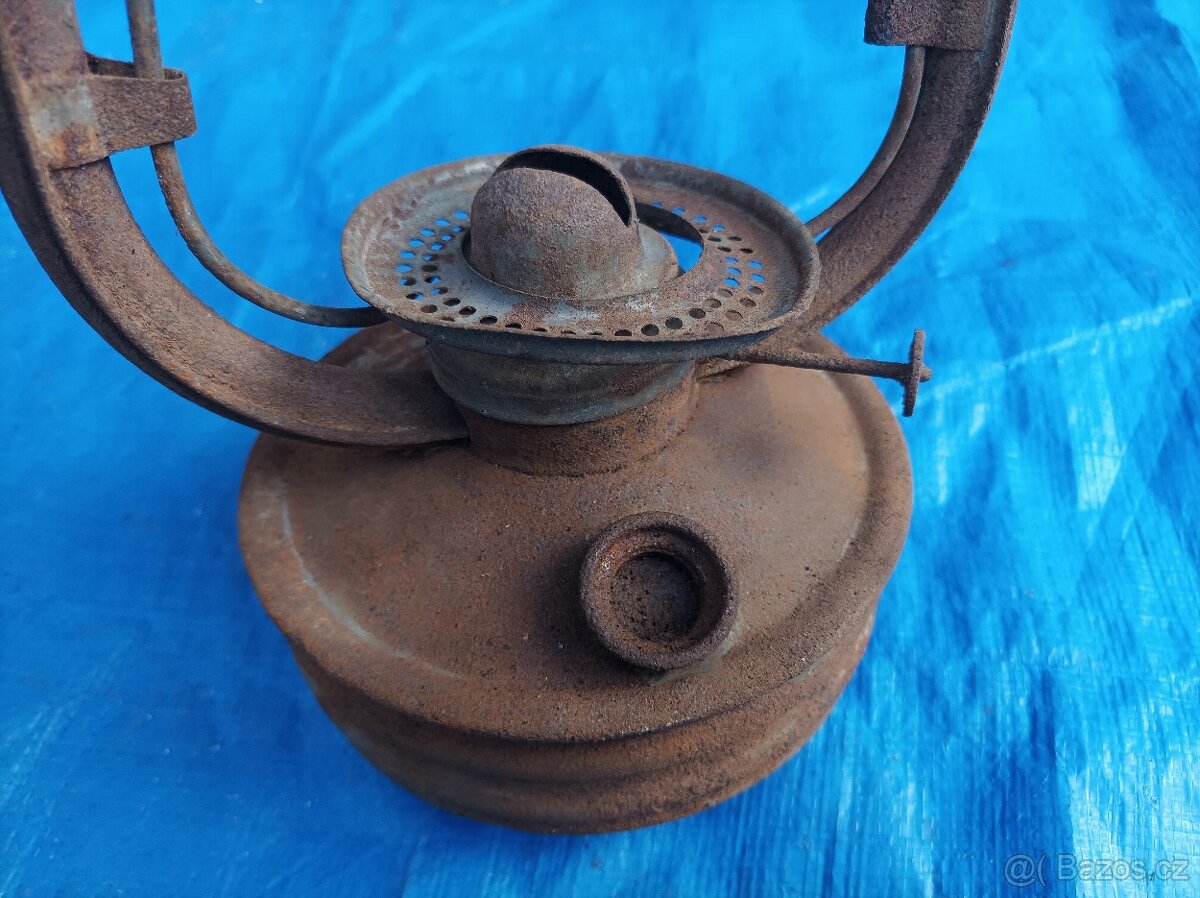 Stará petrolejová lampa PS - 10