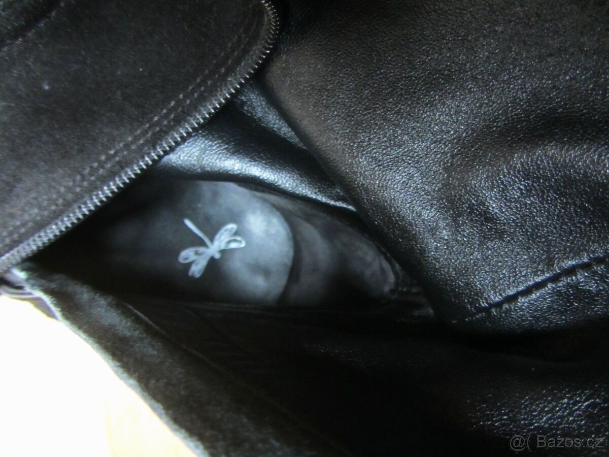 Černé kožené semišové kozačky na stabilním podpatku - 10