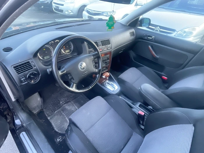 VW Bora Variant 1.8 Turbo Highline - 10