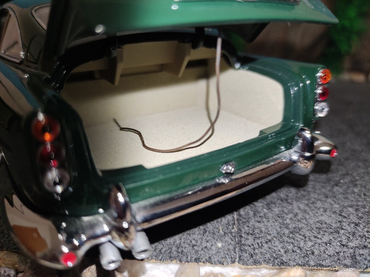 prodám model 1:18 Aston Martin DB5 - 10