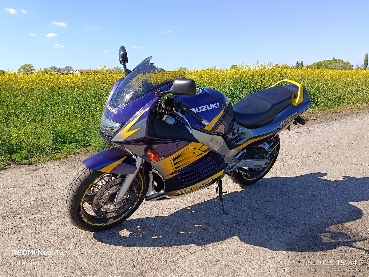 Suzuki RF 900 R - 10
