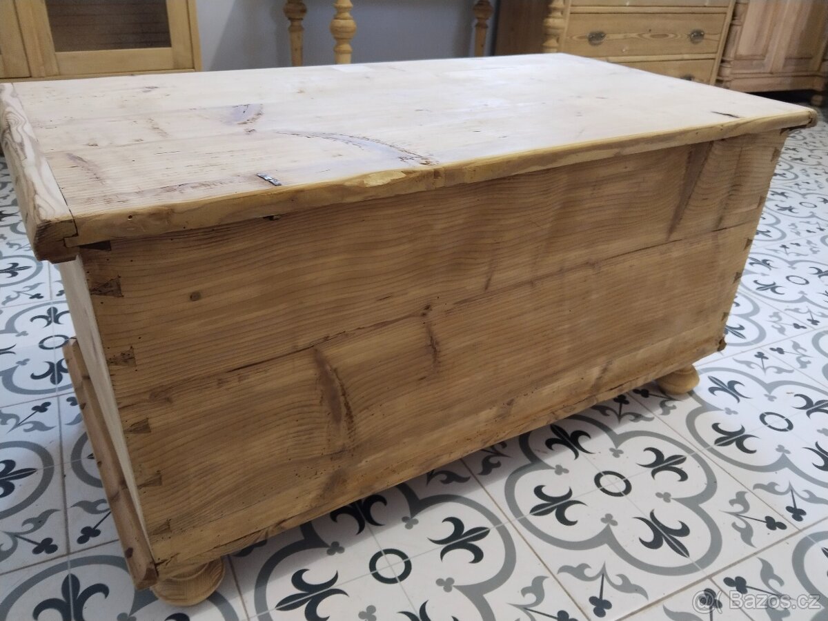 Stará truhla po renovaci - 10