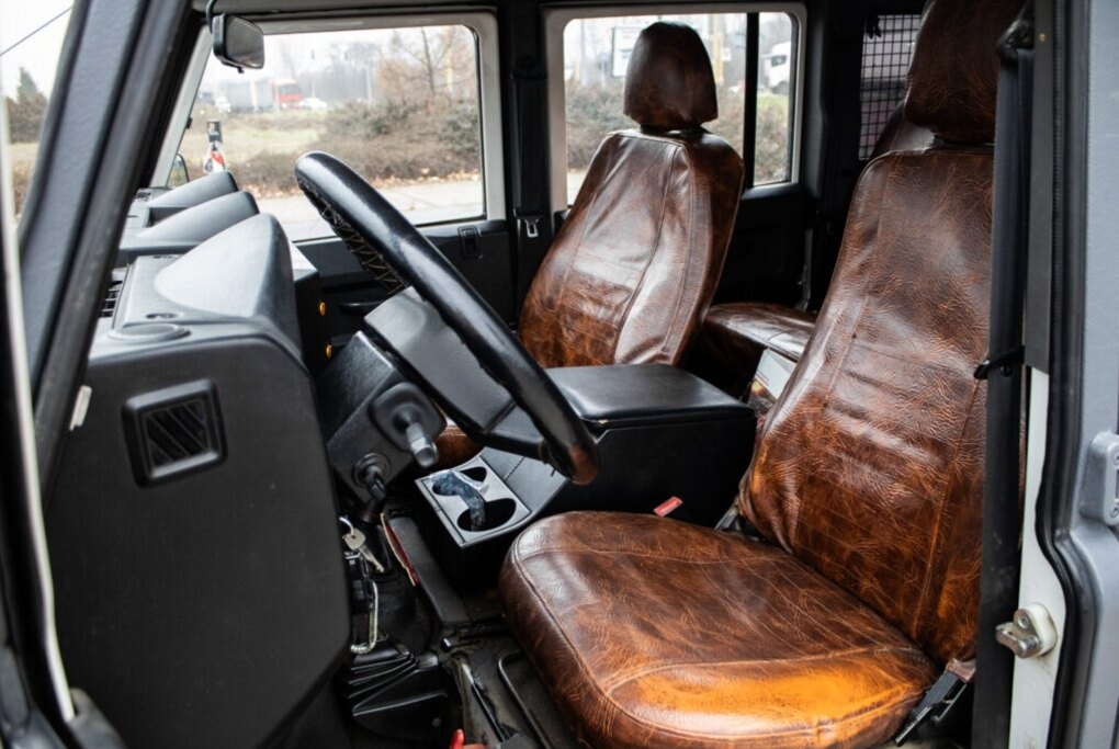 Land Rover Defender 110 SW, 90kW, (2007) - 10