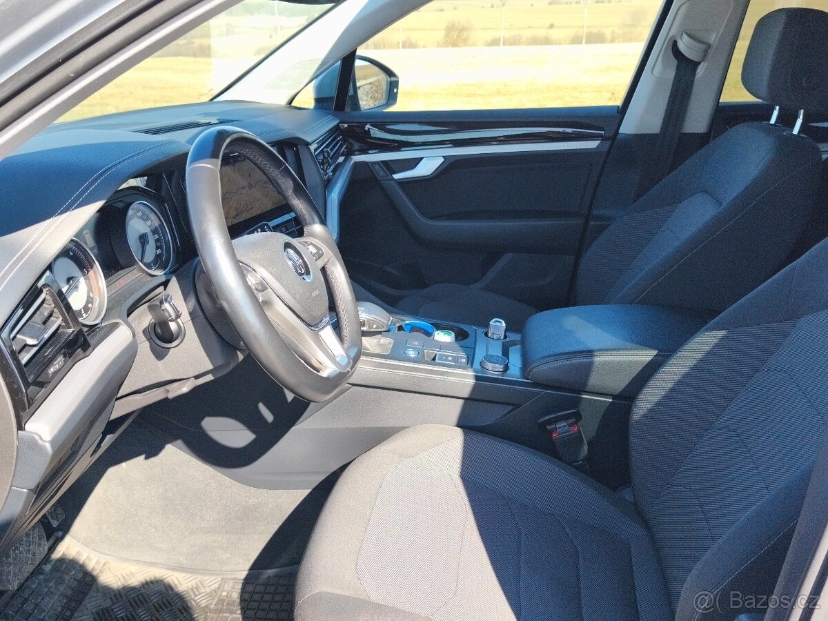 Volkswagen Touareg - 10