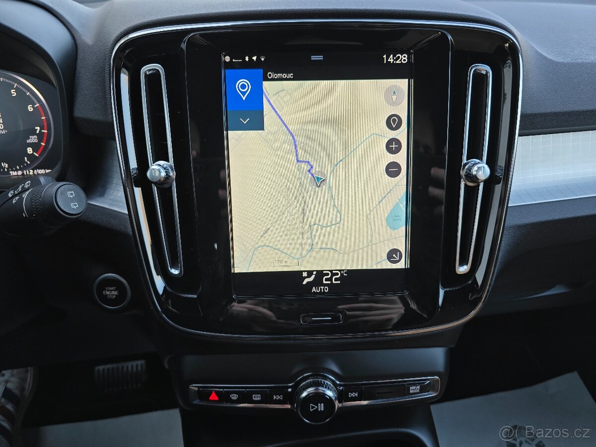 VOLVO XC40 2,0 182kW T5 AWD MOMENTUM Auto ČR 2019 LED + KŮŽE - 10