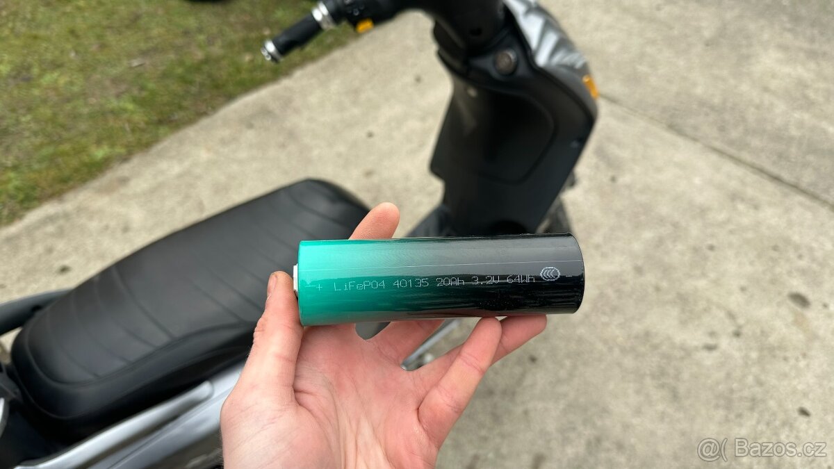 Elektroskútr Racceway E-Moped 70 km/h Nejlepší tuning 5,2kW - 10