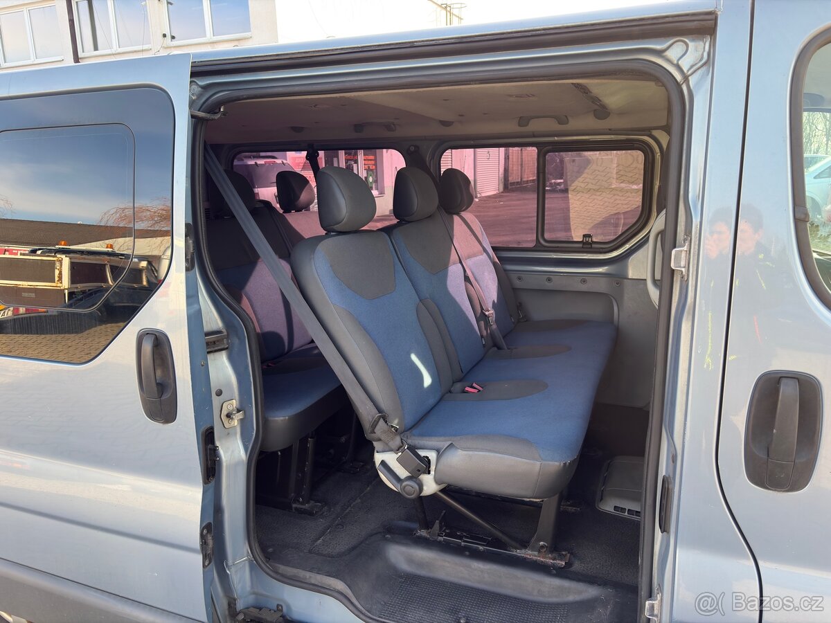 Renault Trafic 2.5 dCi, 9 míst, long - 10