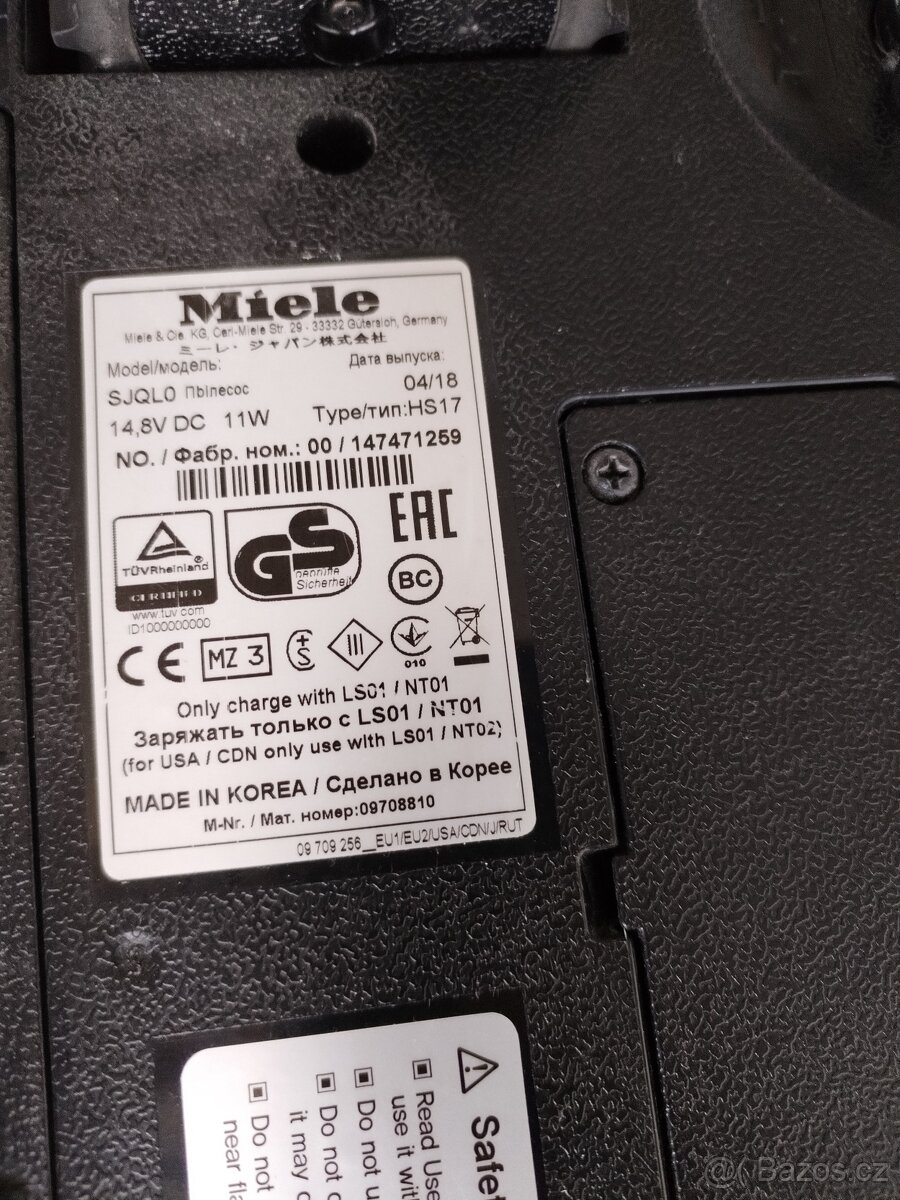 Robotický vysavač Miele Scout RX1 - 10