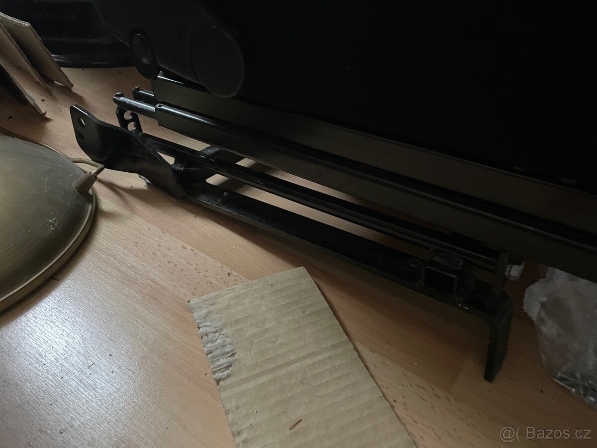 Dětská autosedačka otočná isofix - 10