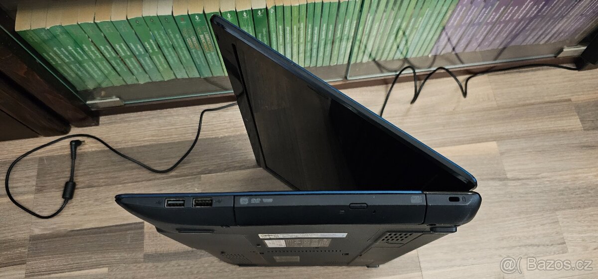 Notebook Acer + příslušenství - 10