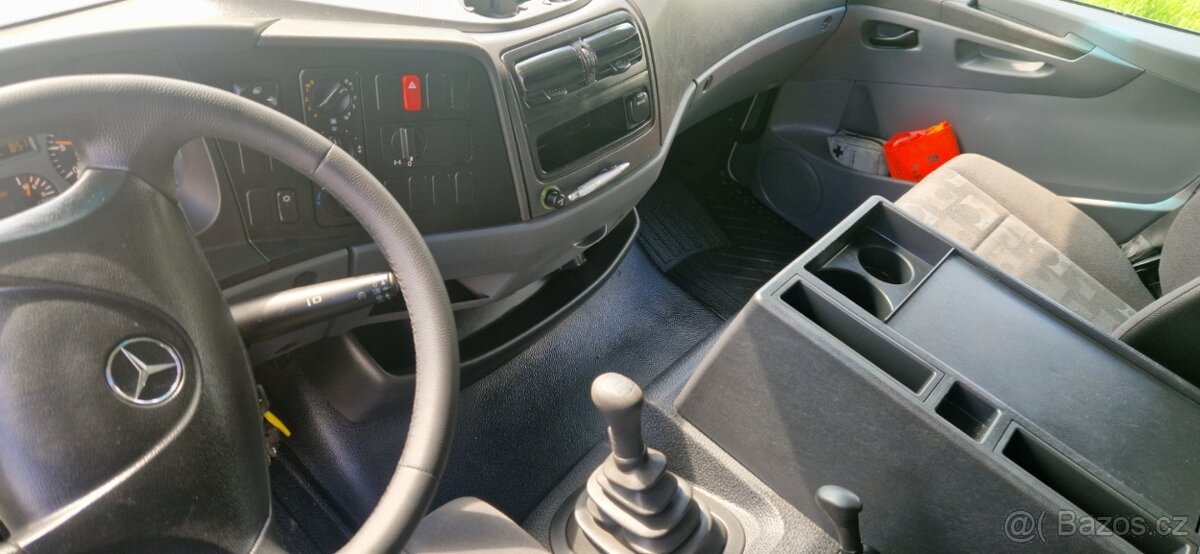 Mercedes Atego 1218 třístranný sklápěč s hydraulickou rukou - 10