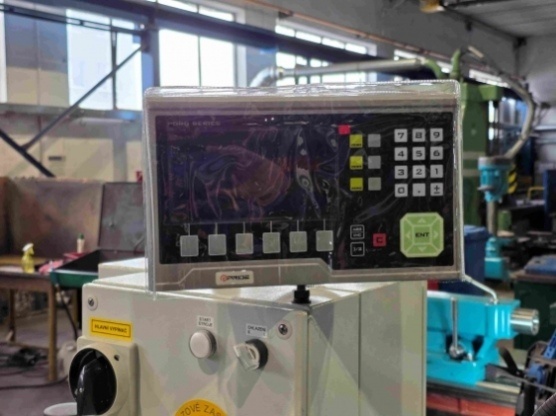 Nabízíme soustruh SV 18 RA/1000 - 10