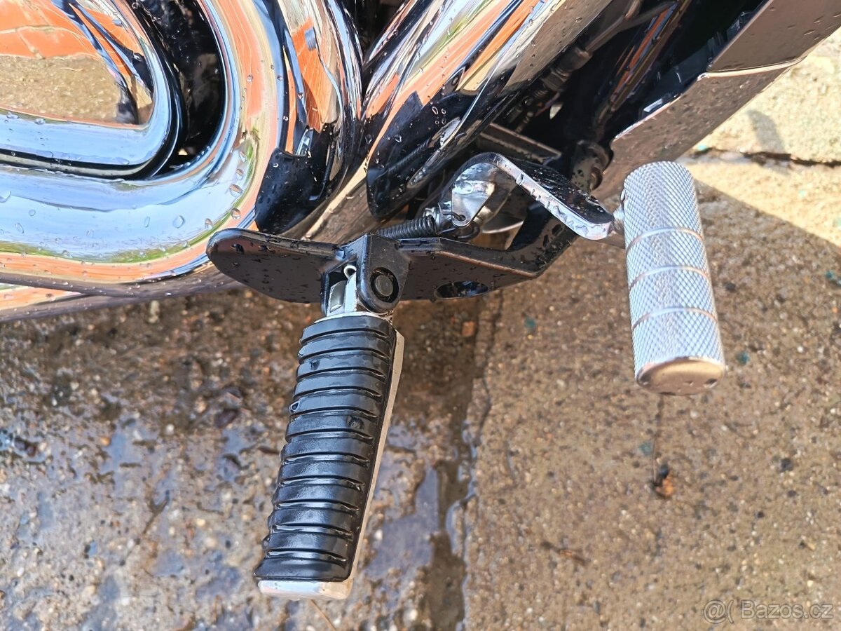 Suzuki VZR 1800 - 10