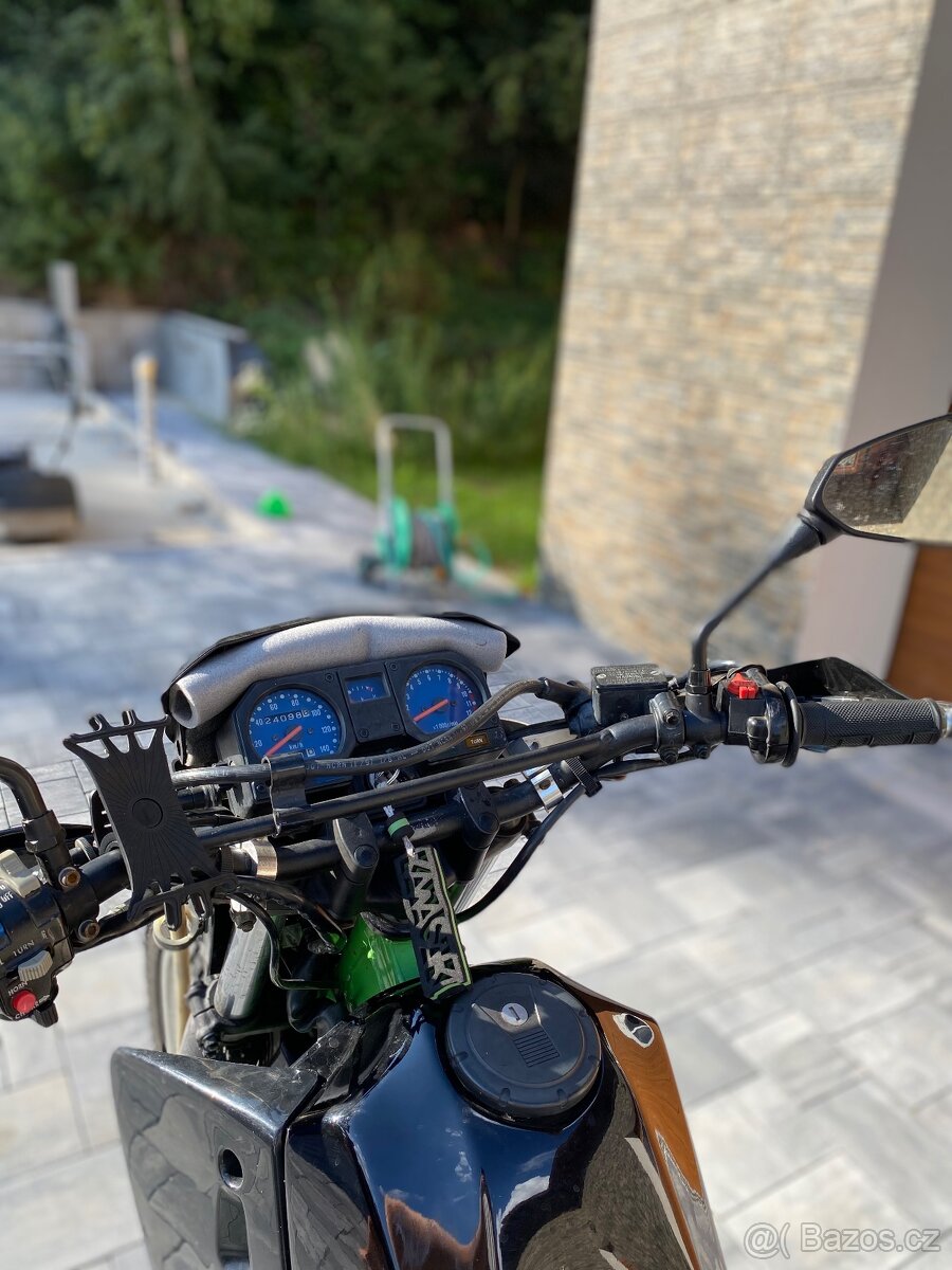 Kawasaki KMX 125 - 10