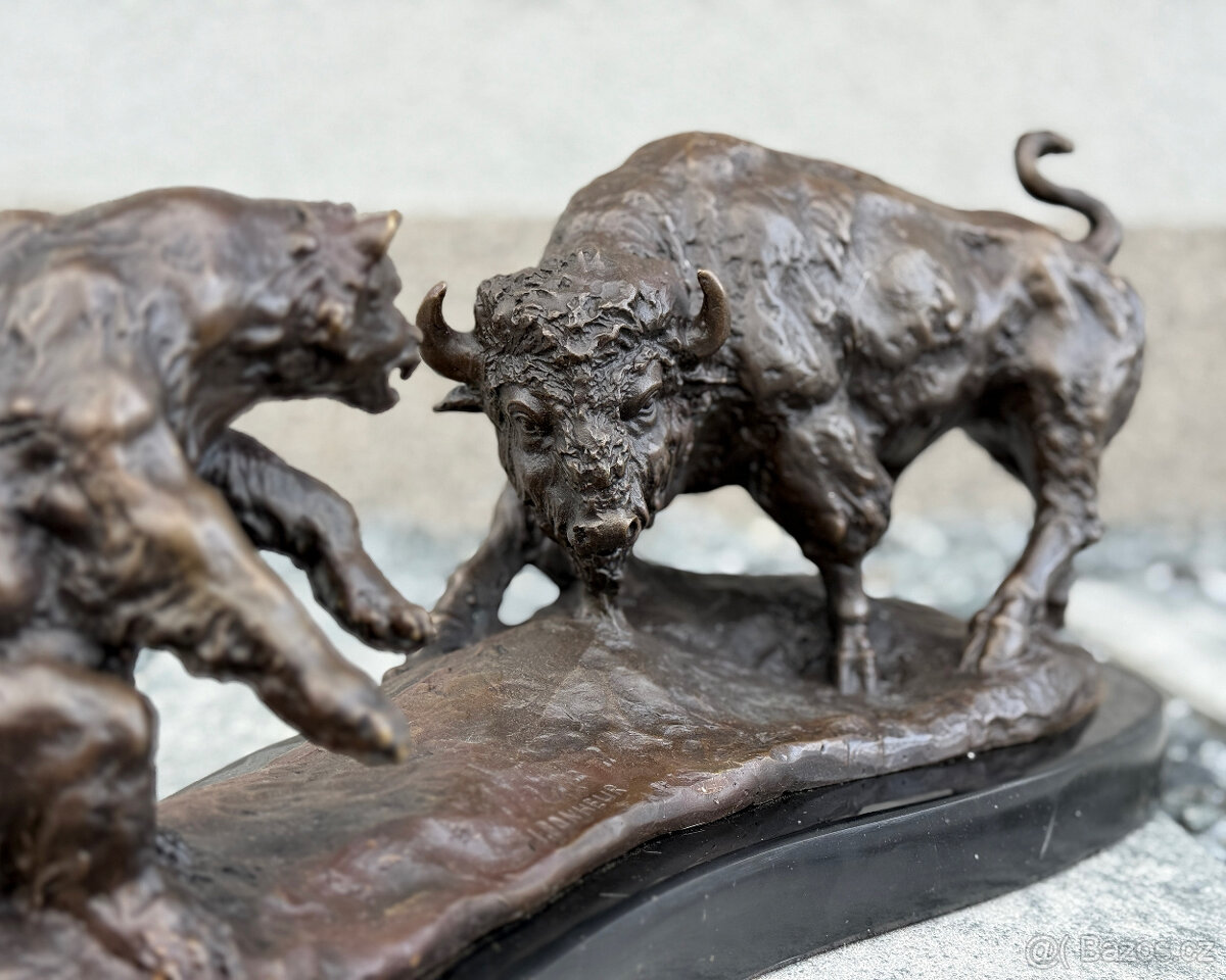 Bronzová socha Býk vs. Medvěd exkluzivní dárek podnikatele - 10