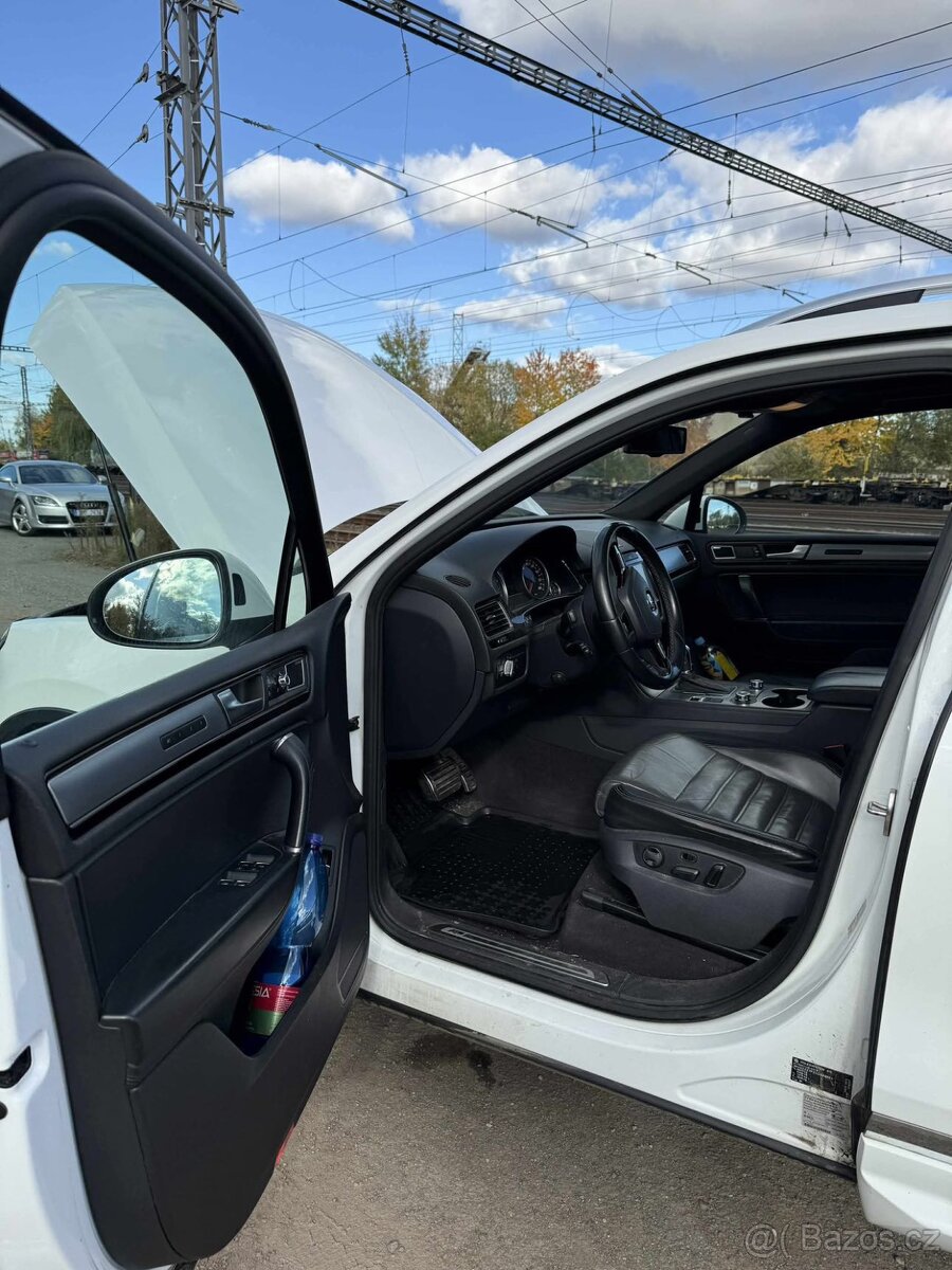 VW Touareg 3.0 V6 TDI R-Line - 10