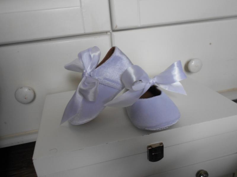 Nové, semišové capáčky s mašlí - 10