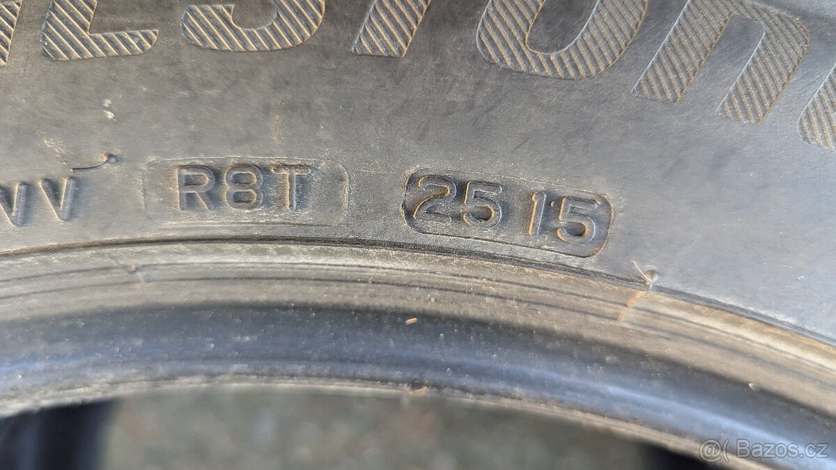 Zimní pneu 235/45R18 - 10