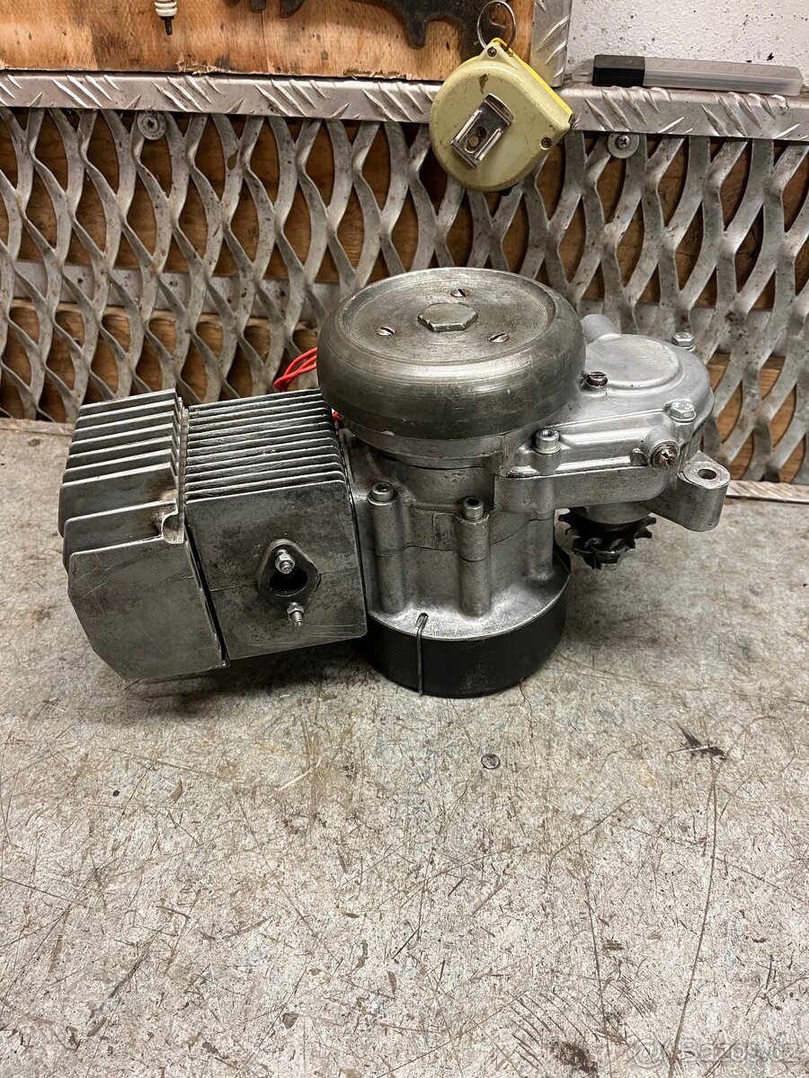 Motor babetta 207 + díly - 10