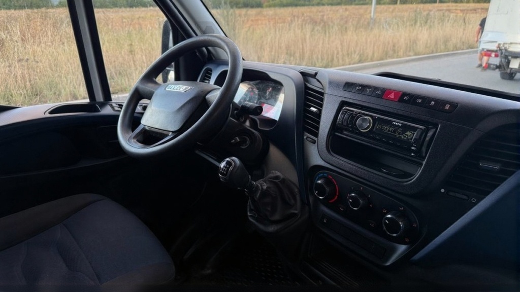 Iveco Daily Plachta 3,0 125kw TAŽNÉ 3,5t, WEBASTO, DPH - 10