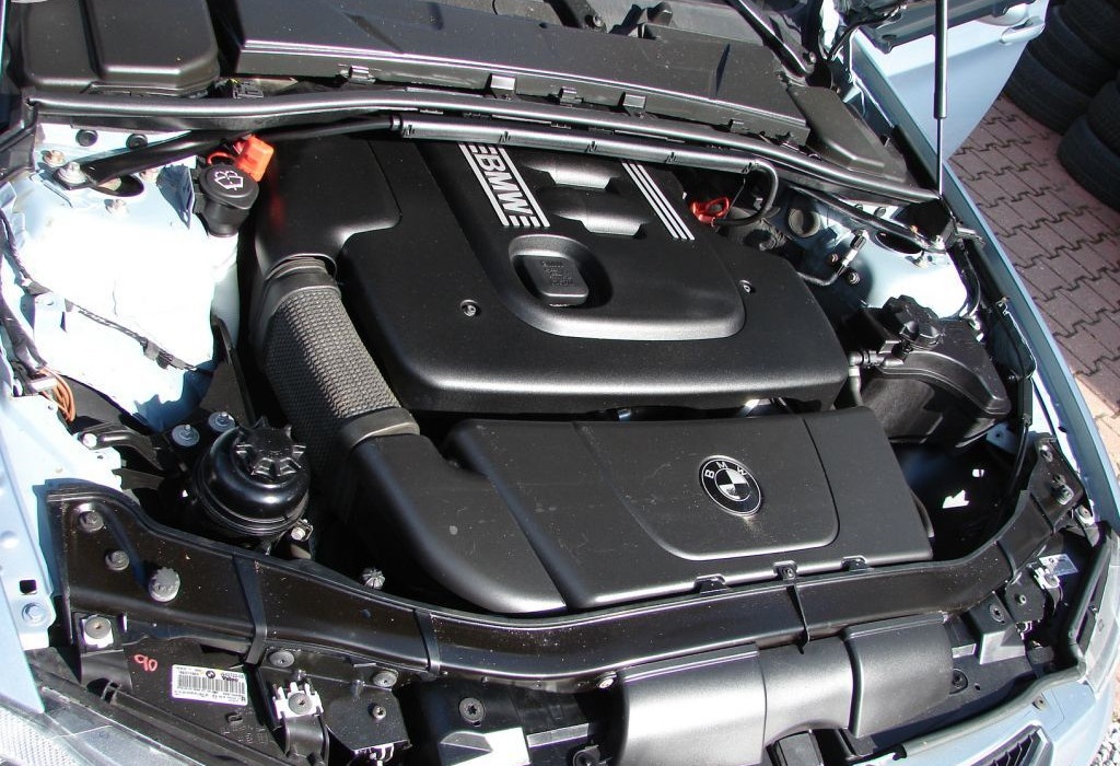 BMW 320 D (r.v.-2007,120 kw,serviska) - 10