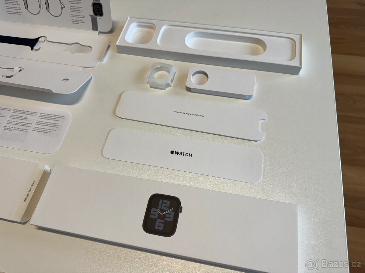 Apple Watch SE 2. generace GPS 44mm - 10