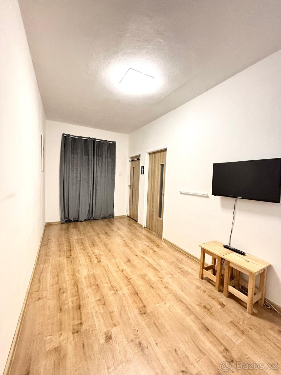 Pronájem bytu 3+1, balkon + 2 sklepy bez provize - 10