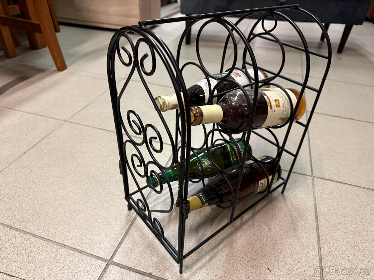 Kovový stojan na vinné lahve - 10