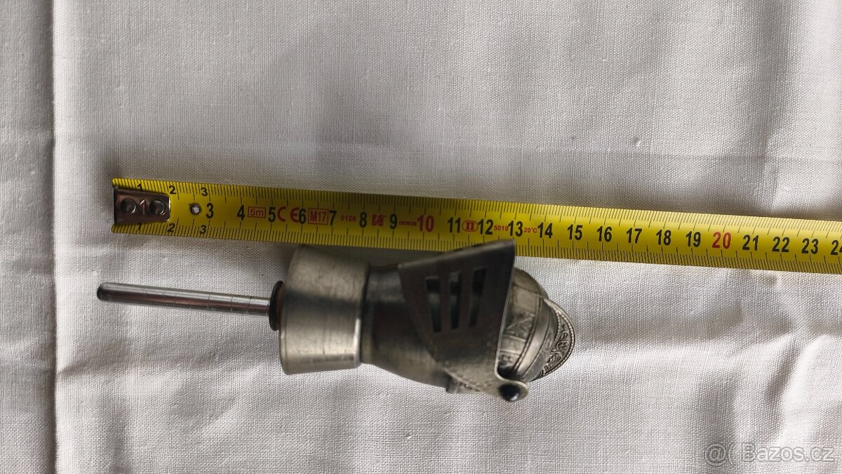 vintage nálevka na víno a vývrtka - 10