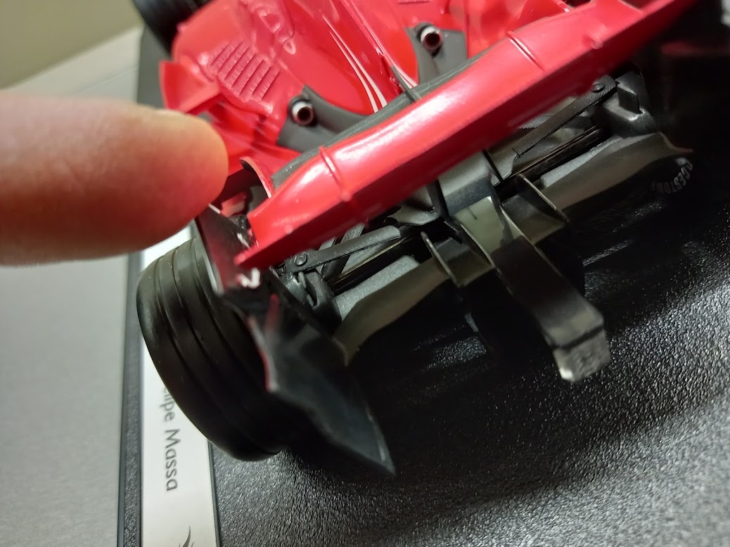 F1 FERRARI F2007 2007 FELIPE MASSA HOTWHEELS 1:18 - 10