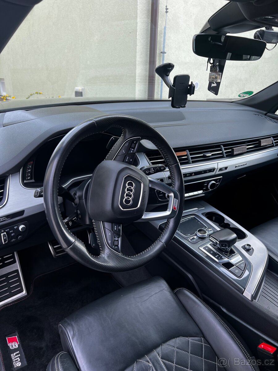 Audi Q7 S-line - 10