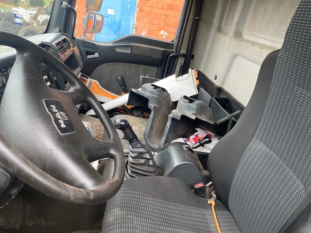 MAN TGM 18.280 r.v. 2009 popelář PTO čerpadlo atd. - 10