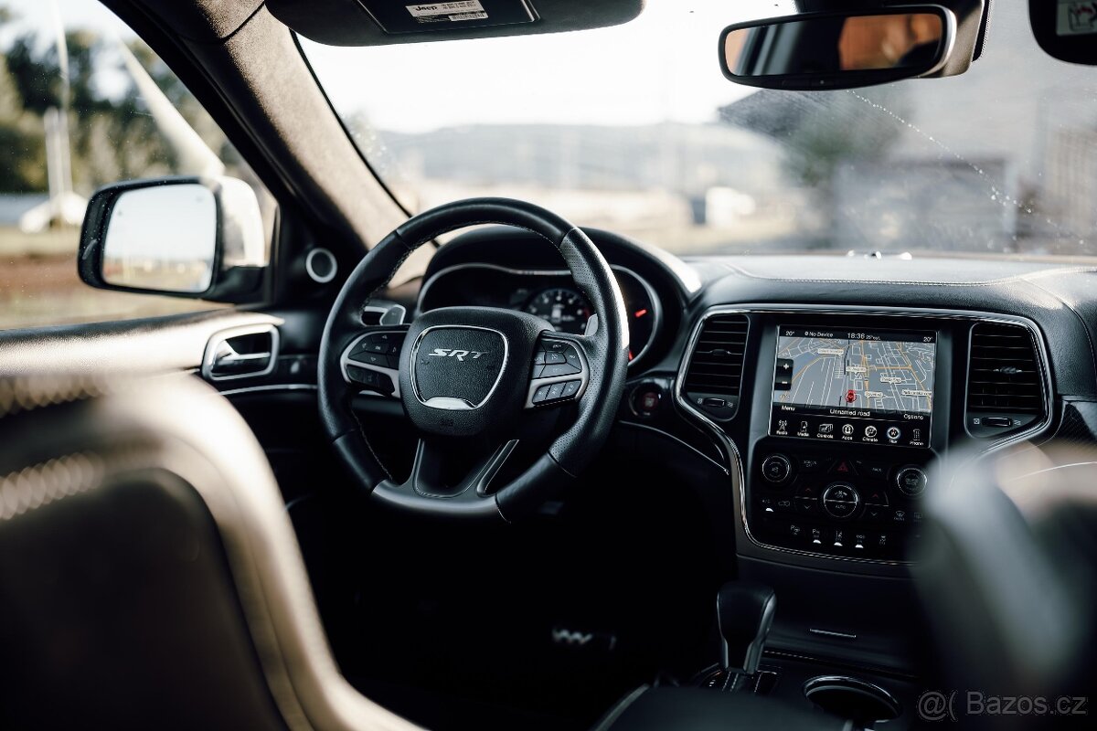 JEEP GRAND CHEROKEE SRT 6.4 V8 - 10