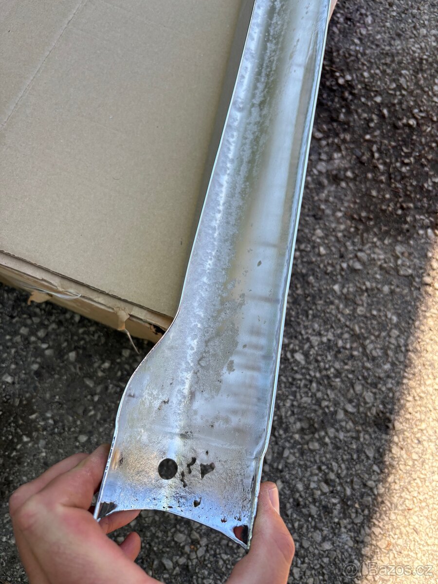 Škoda octavia combi stredovy diel prehnutý - 10