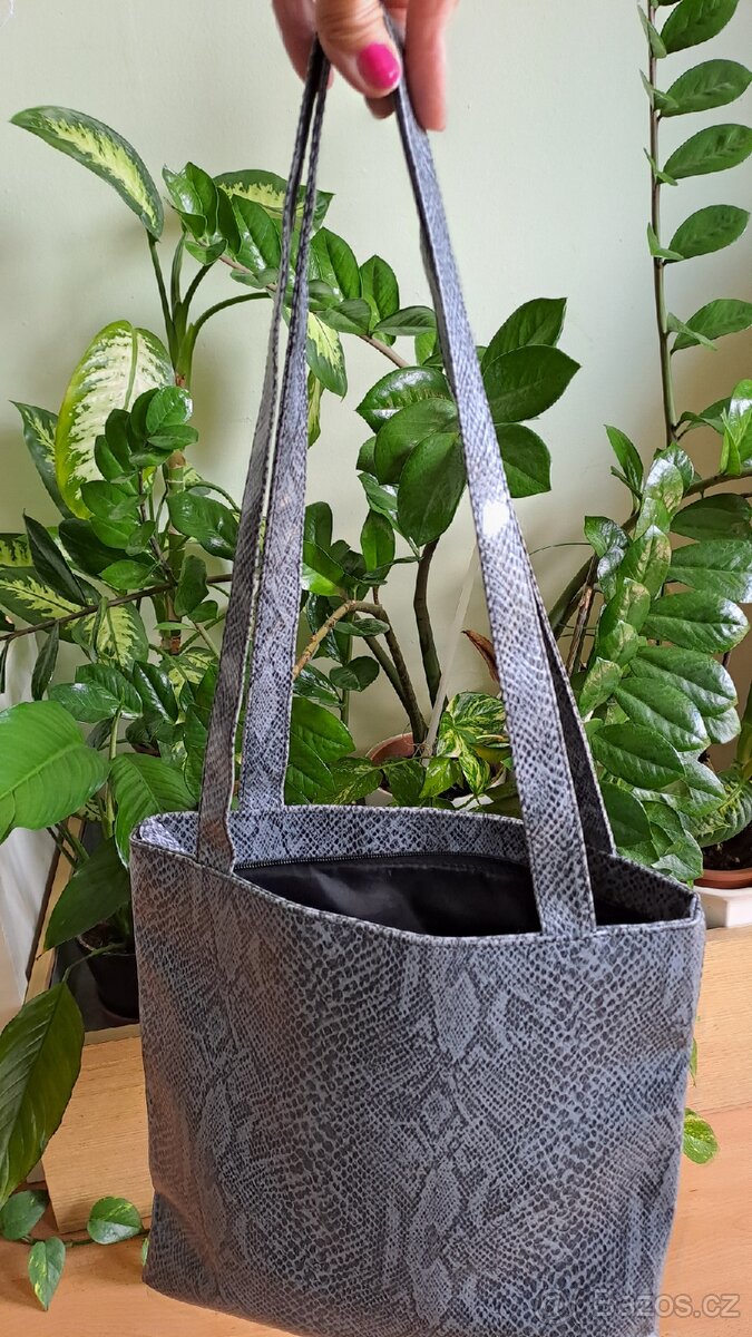 Kabelky a peněženka - 10