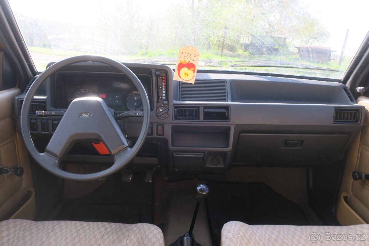 FORD ESCORT 1.1i - 10