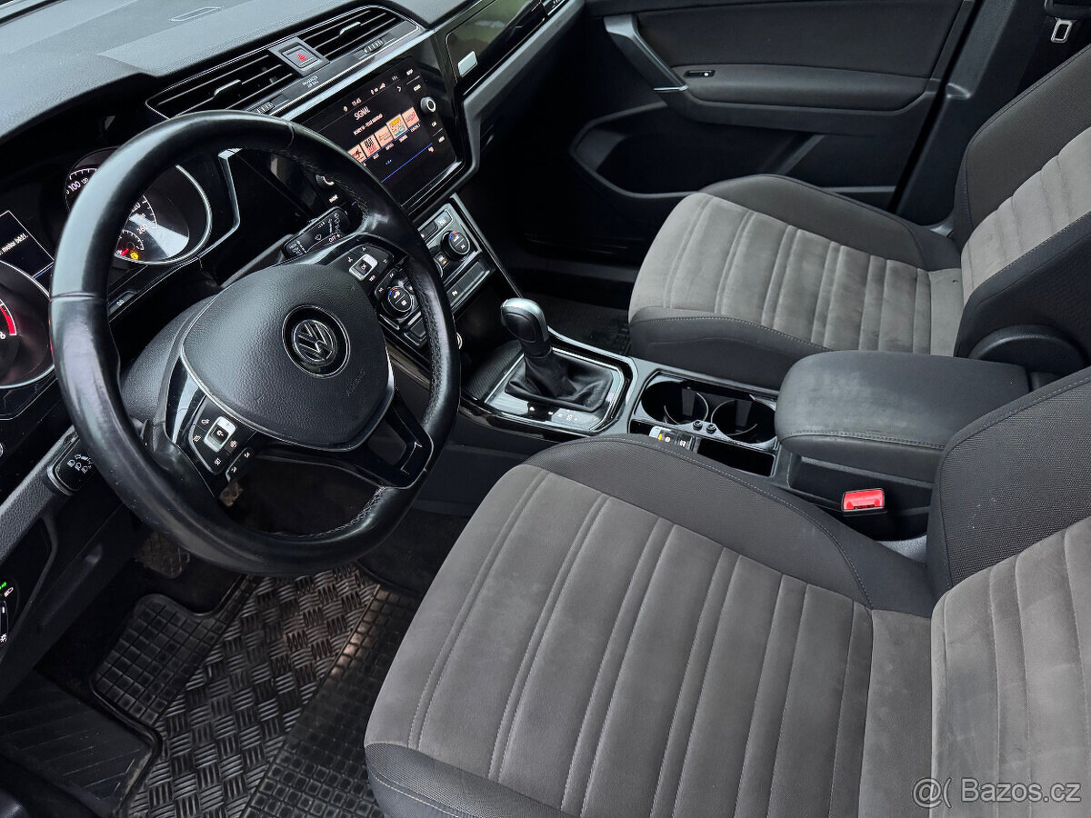 TOURAN 1.5TSI 110kW DSG HIGHLINE 2x KOLA KOUP. V ČR ODP. DPH - 10